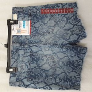 Seven 7 Women's Shorts Weekend Jeans Size 14 Python Print Fray Hem Comfo…